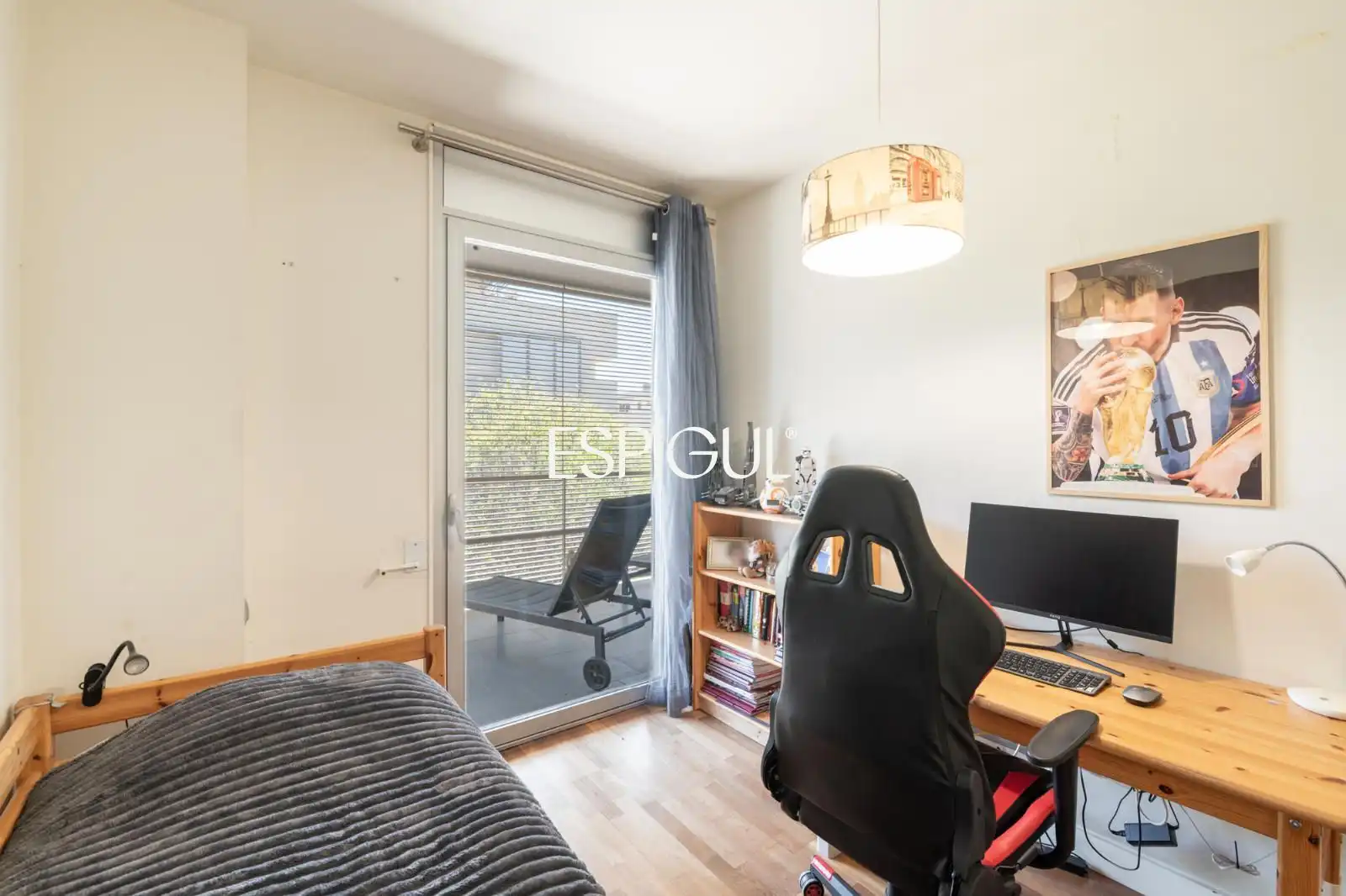 Bedroom of Flat for sale in Sant Cugat del Vallès  with Air Conditioner, Heating and Parquet flooring