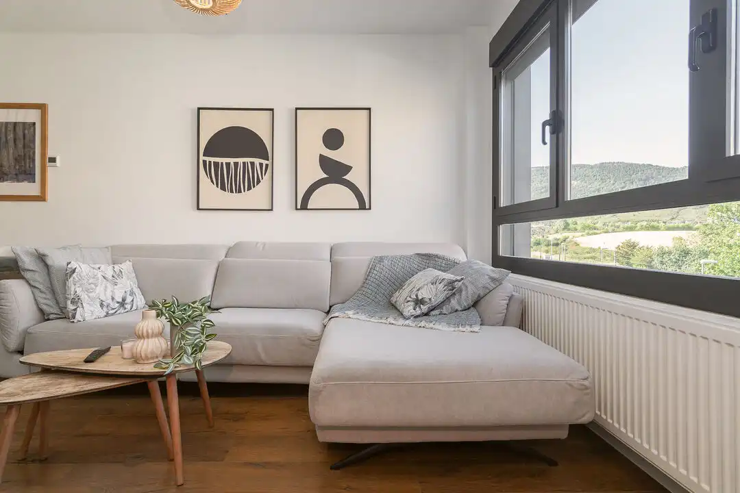 Sala d'estar de Àtic en venda en  Pamplona / Iruña amb Calefacció, Jardí privat i Terrassa