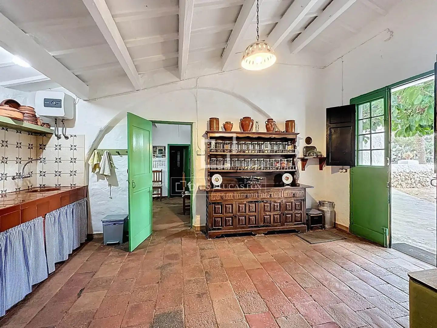 Küche von Country house zum Verkauf in Es Castell mit Privatgarten, Abstellraum und Balkon