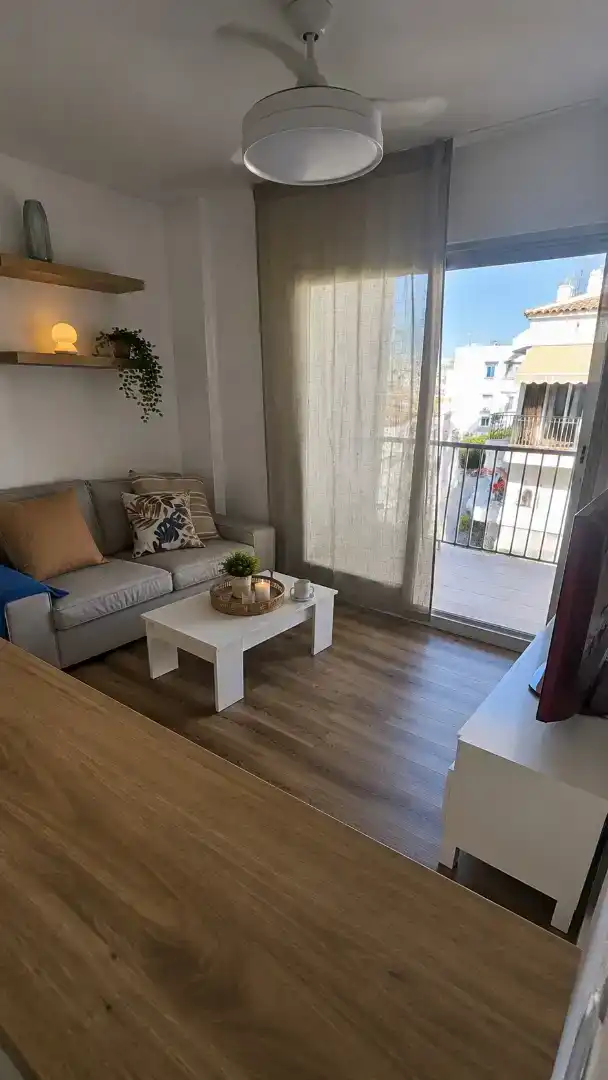 Sala de estar de Piso en venta en Empuriabrava con Balcón