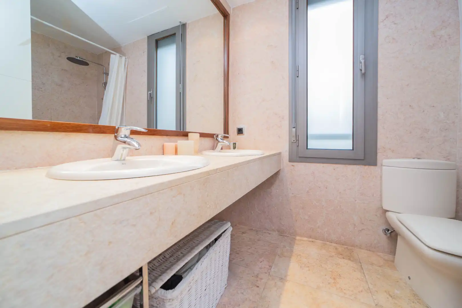 Baño de Piso en venta en Zona Monte El Pilar