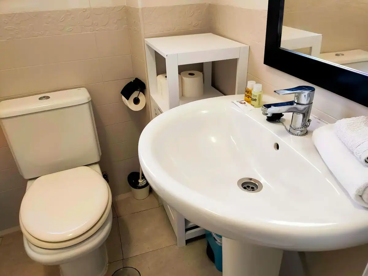 Baño de Ático en venta en Fuengirola con Aire acondicionado, Amueblado y Piscina comunitaria