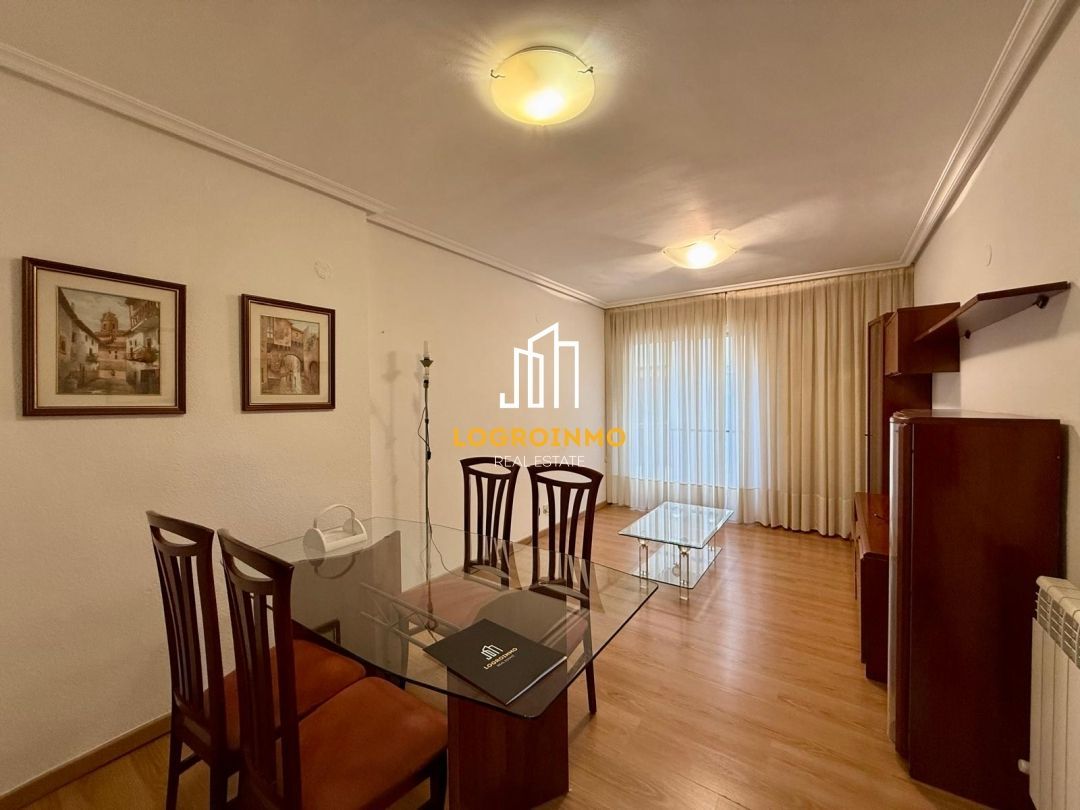 Sala de estar de Piso en venta en  Logroño con Calefacción, Trastero y Amueblado