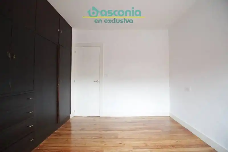 Dormitori de Pis en venda en Centro - Ariz - Uribarri
