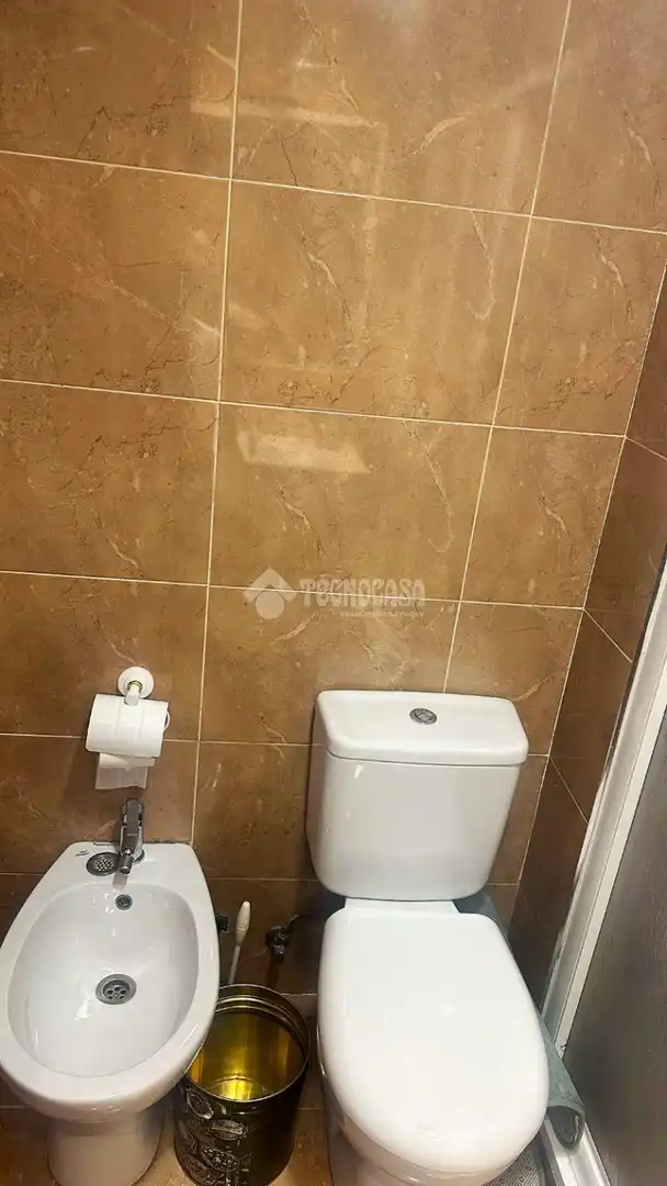 Bany de Pis de lloguer en Granada