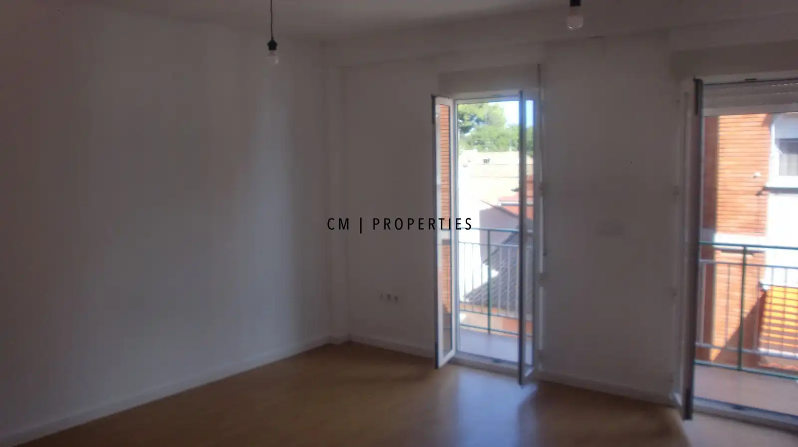 Dormitori de Pis de lloguer en  Valencia Capital amb Terrassa i Es permeten mascotes