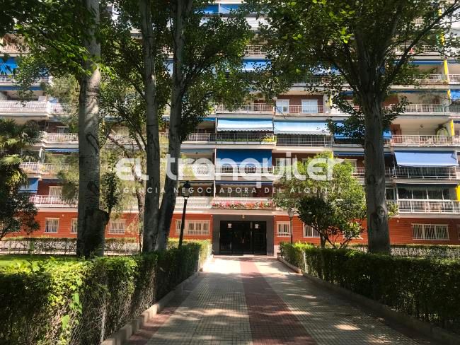 Exterior view of Flat to rent in Torrejón de Ardoz  with Air Conditioner and Terrace