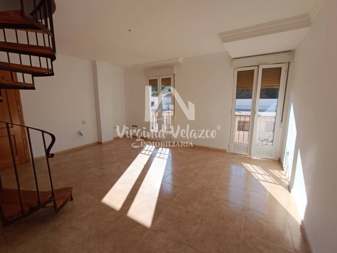 Sala d'estar de Dúplex en venda en Algarrobo amb Terrassa
