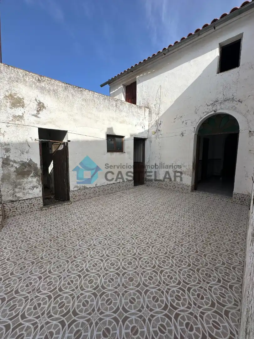 Vista exterior de Casa adosada en venta en Oliva de la Frontera
