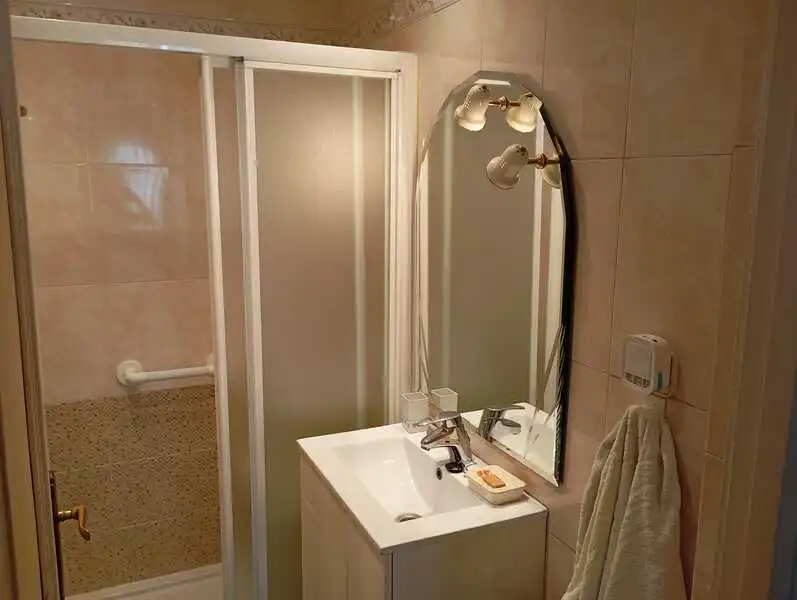 Baño de Piso de alquiler en Madrid con Aire acondicionado, Calefacción y Terraza