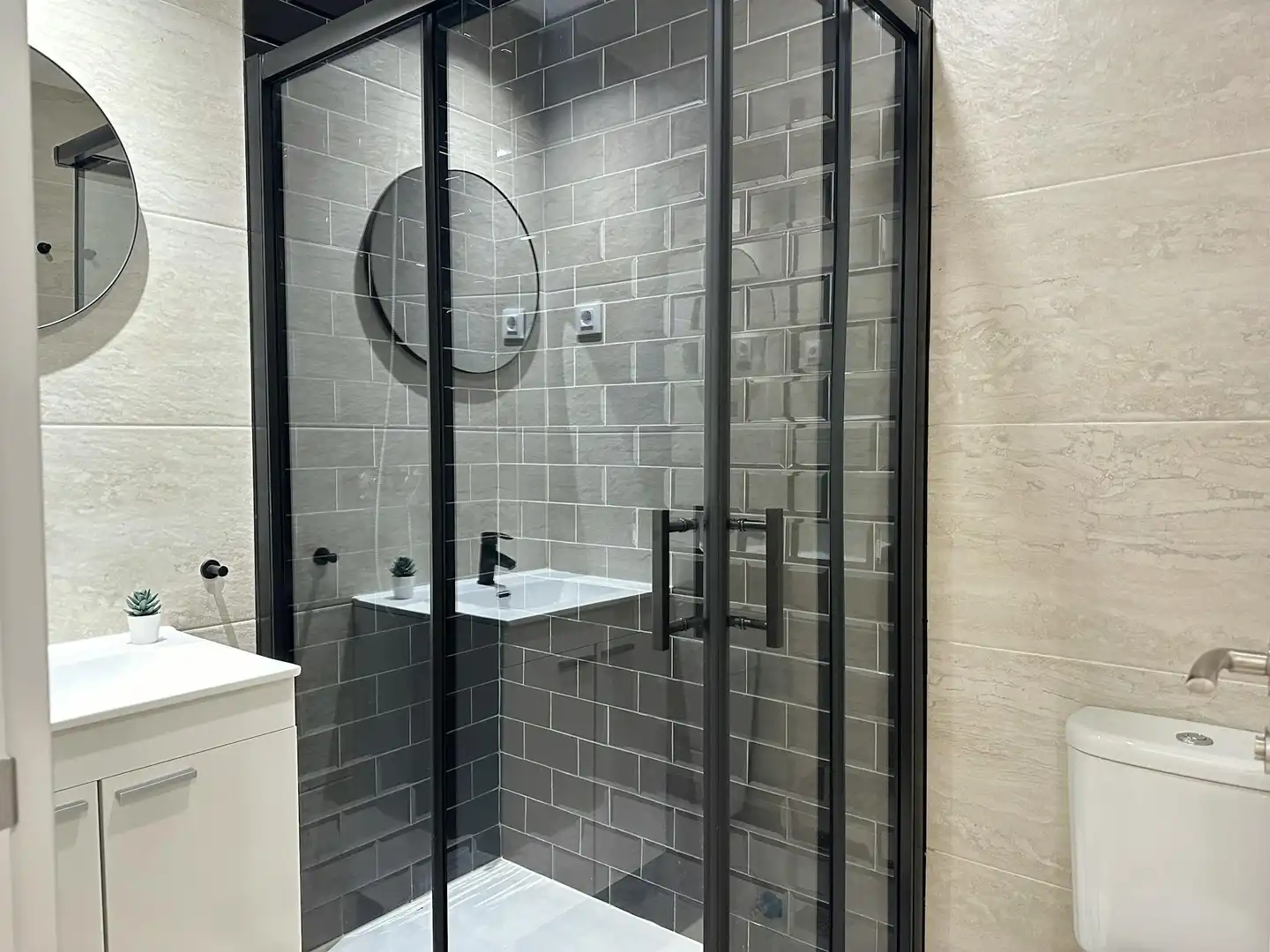 Bathroom of Flat for share in Alcorcón  with Heating, Furnished and Internet