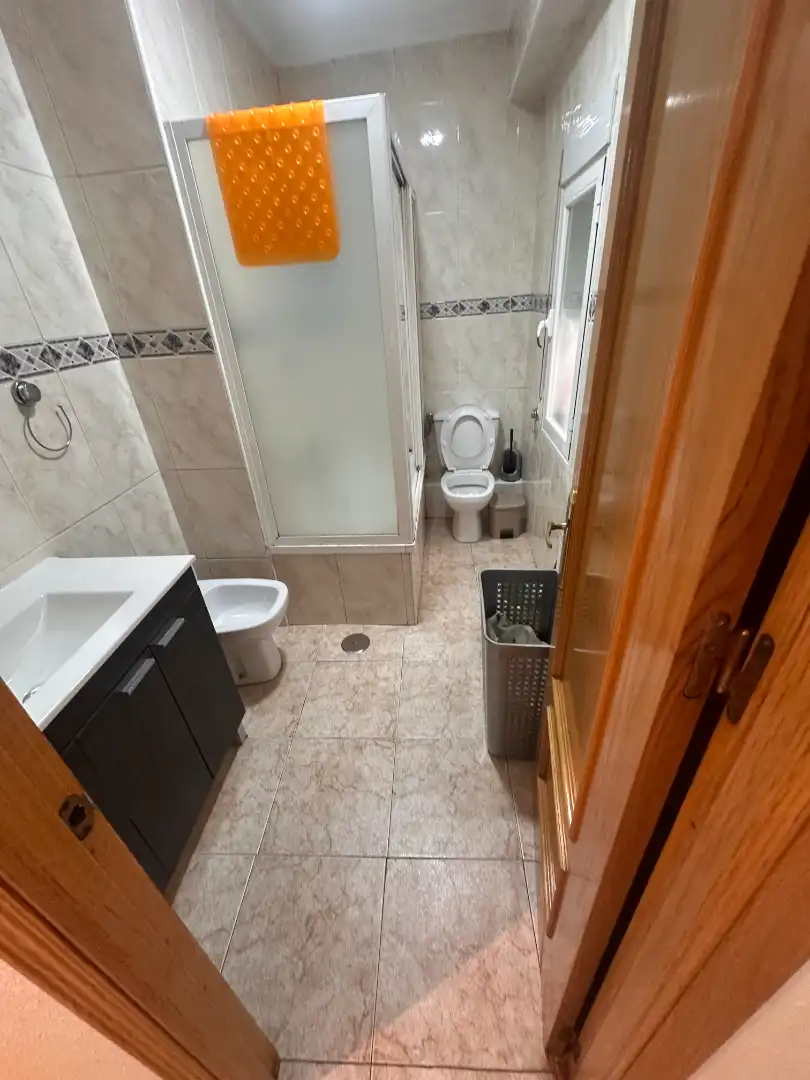 Baño de Piso de alquiler en Cuenca con Calefacción, Amueblado y Horno