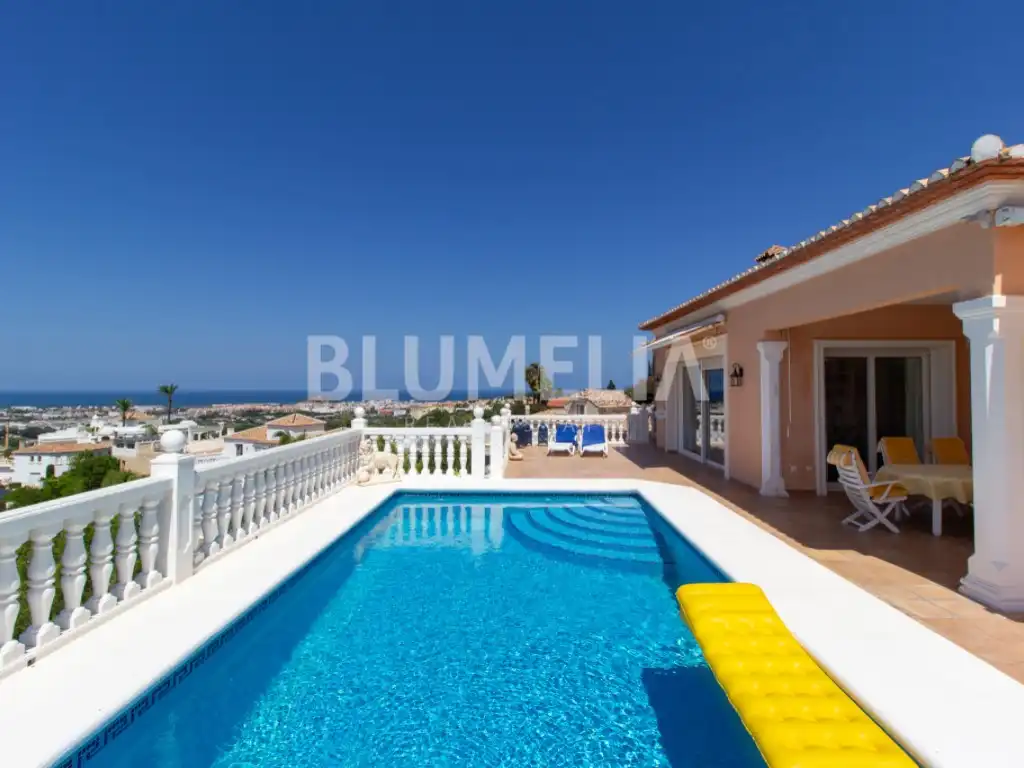 Houses for sale in Calle Hebe, La Pedrera - Vessanes