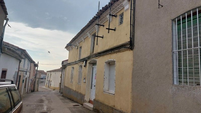 Vista exterior de Casa adosada en venda en Vezdemarbán