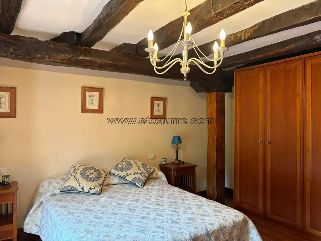 Dormitori de Finca rústica en venda en Laudio / Llodio amb Calefacció i Moblat