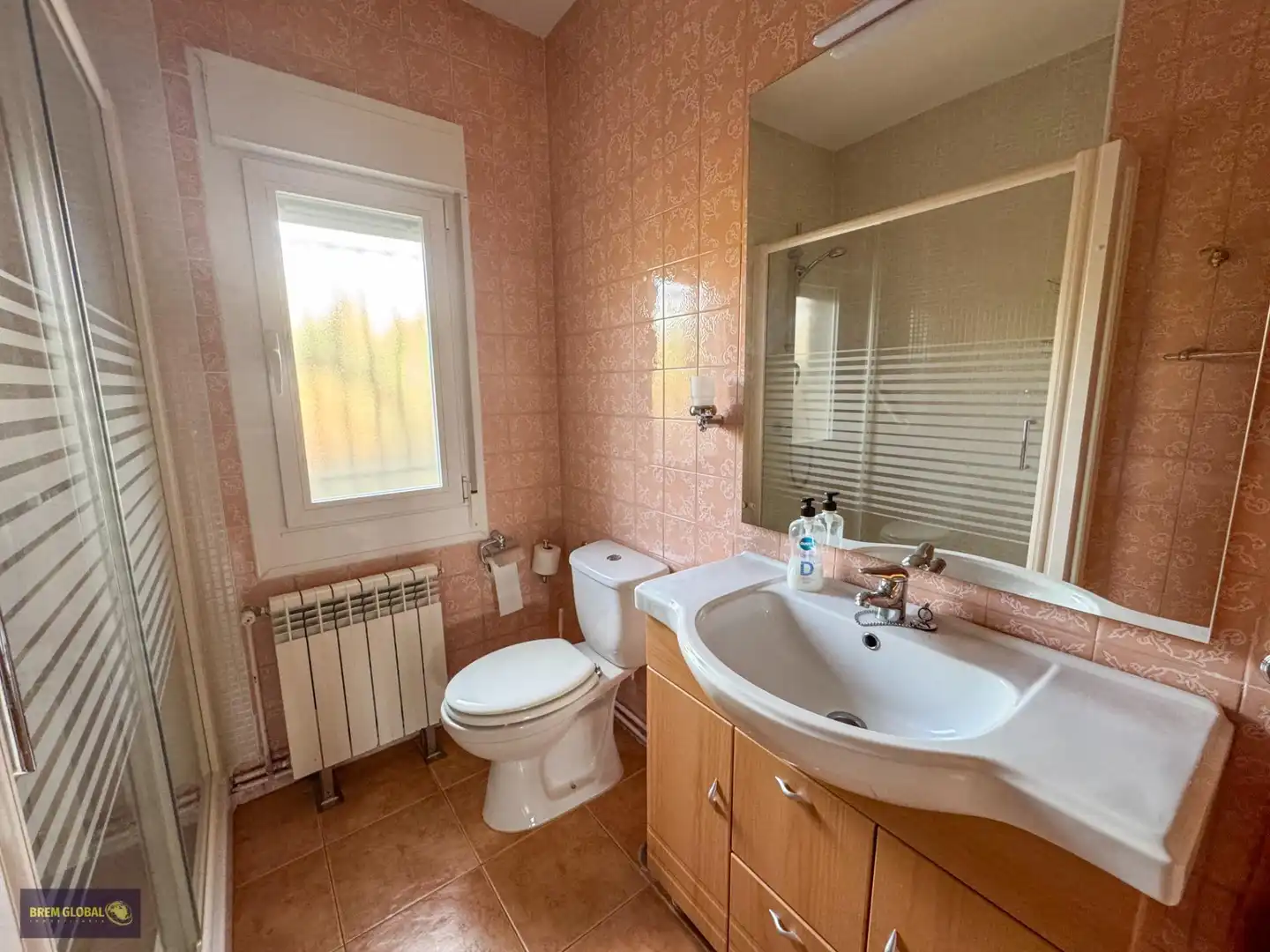 Bany de Casa o xalet en venda en La Cabrera amb Jardí privat, Terrassa i Traster