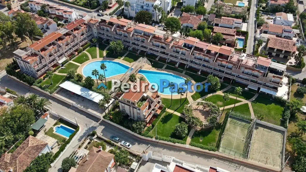 Appartement compact avec piscine à vendre à Las Marinas / Les Marines