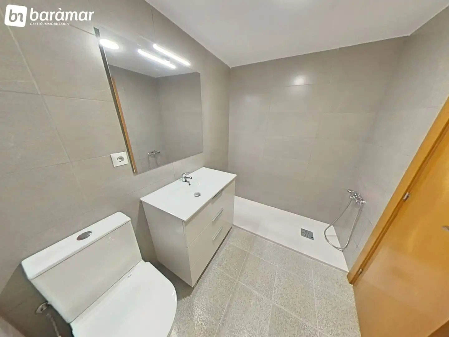 Bathroom of Apartments for sale in El Vendrell  with Terrace, Oven and Washing machine