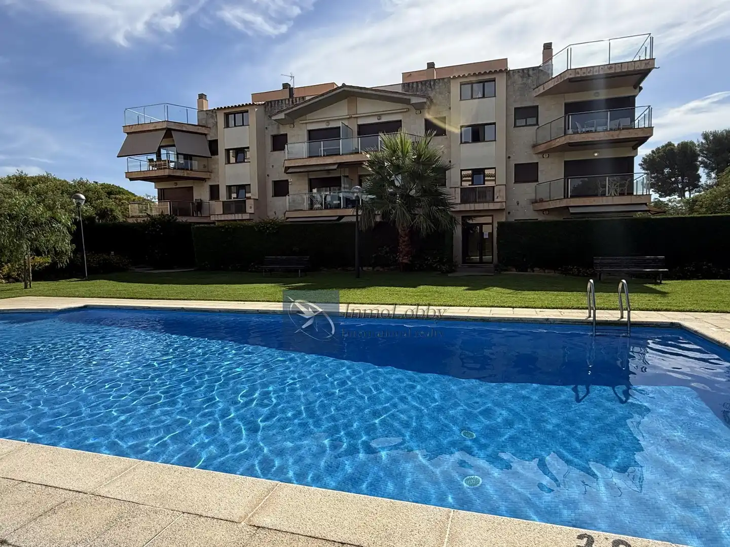 Piscina de Apartament en venda en Castell d'Aro, Platja d'Aro i s'Agaró amb Aire condicionat, Calefacció i Terrassa
