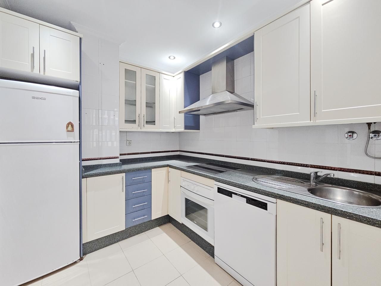Kitchen of Flat for sale in Alcalá de Guadaira  with Air Conditioner and Balcony