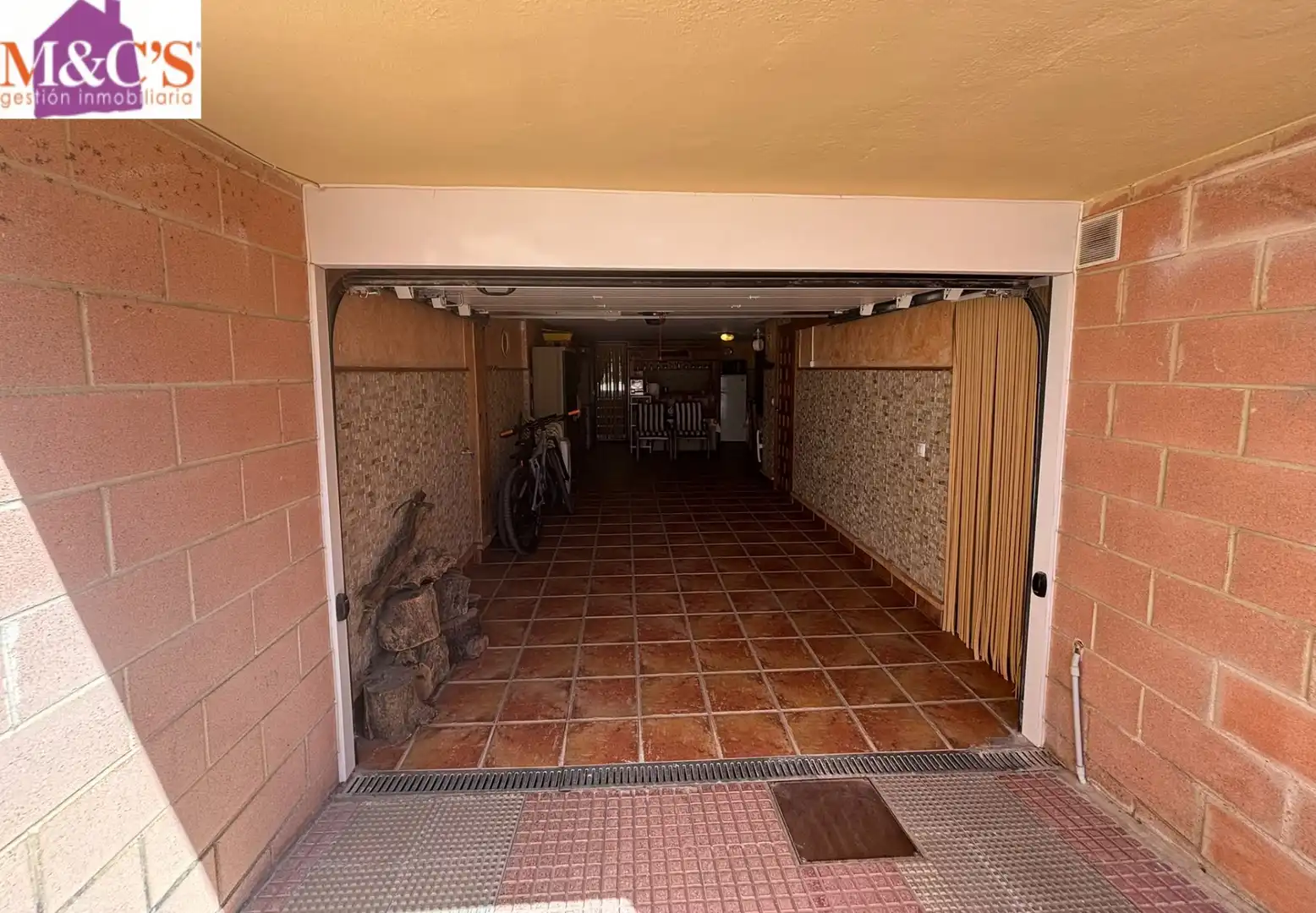 Aparcament de Casa o xalet en venda en Puertollano amb Aire condicionat, Calefacció i Piscina
