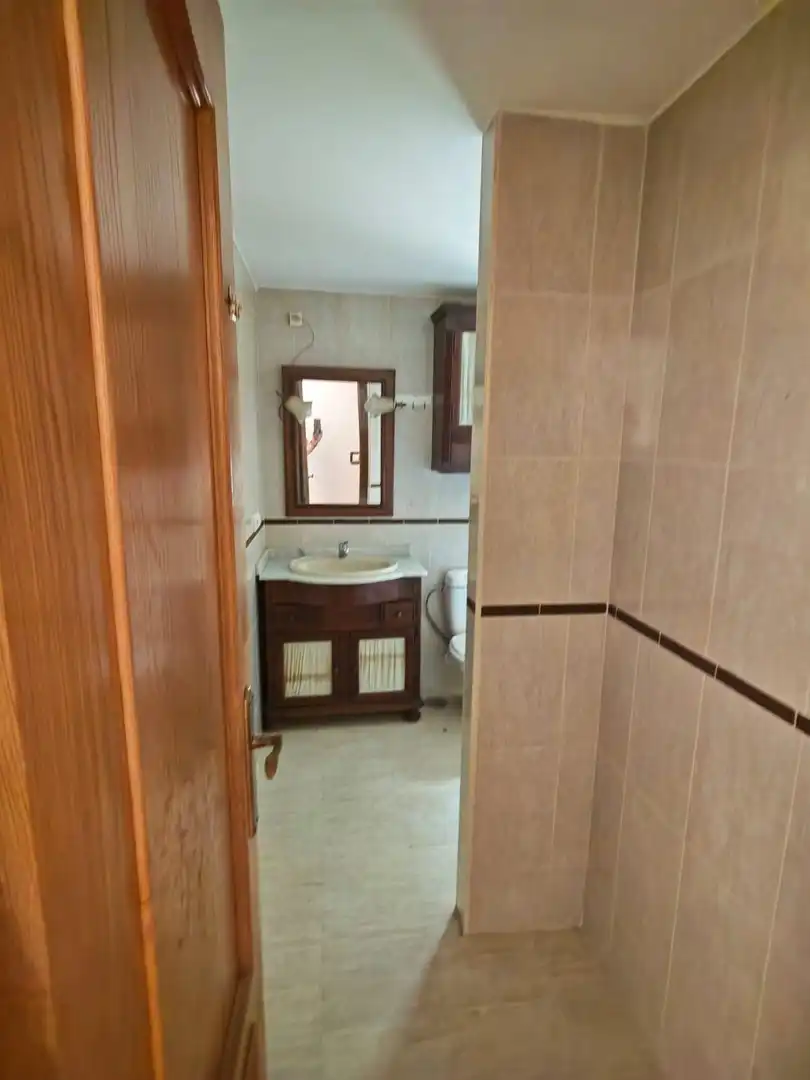 Badezimmer von Wohnung zum Verkauf in La Zubia mit Abstellraum und Balkon