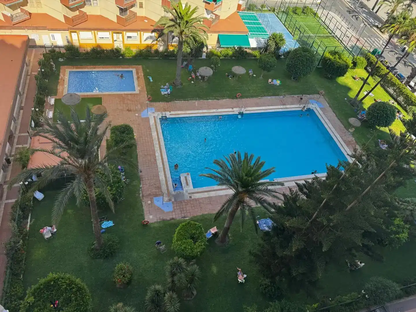 Piscina de Pis de lloguer en Almuñécar amb Piscina, Moblat i Balcó