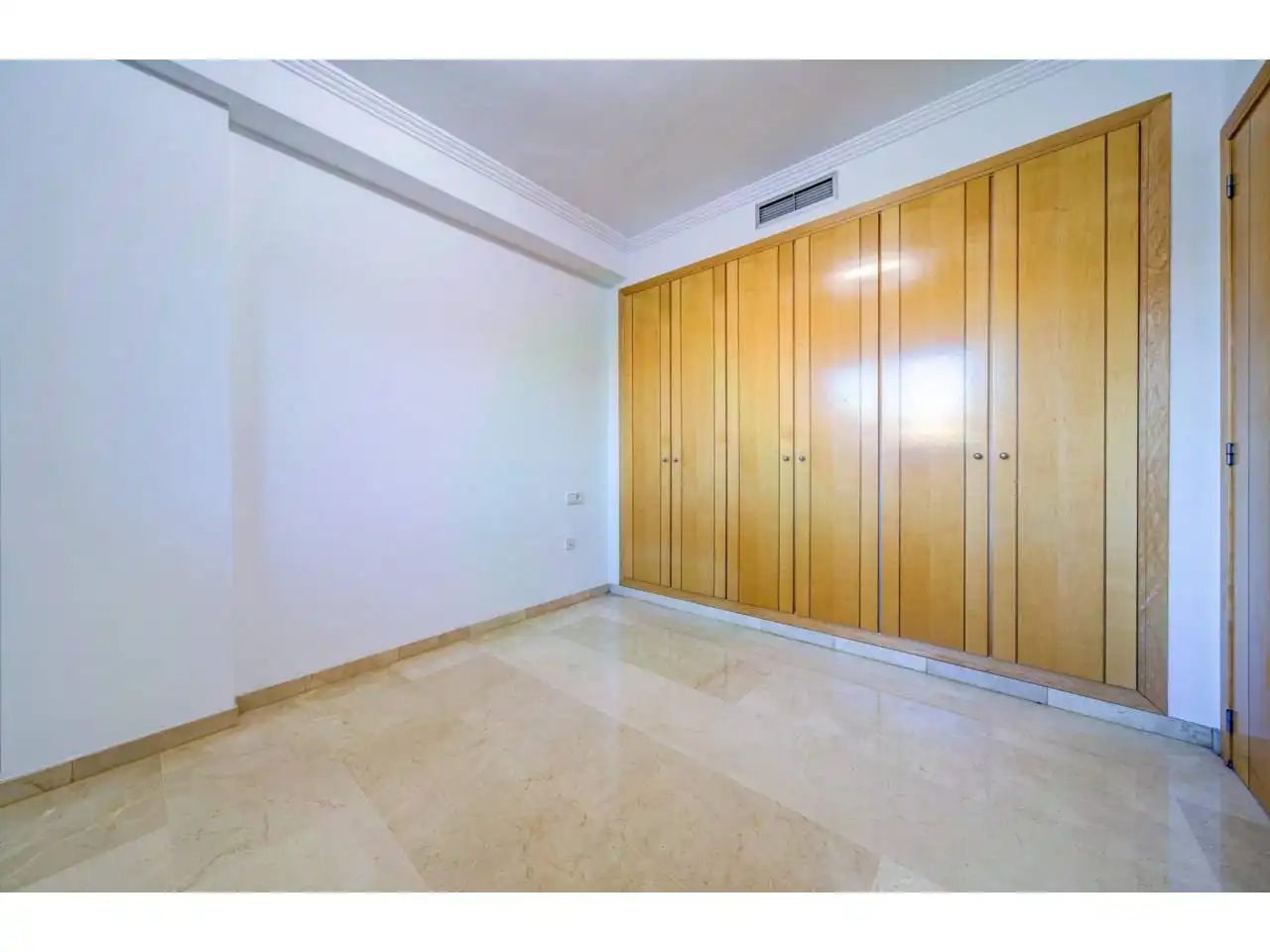 Habitación de Casa adosada en venta en Valencia con Aire acondicionado, Calefacción y Terraza