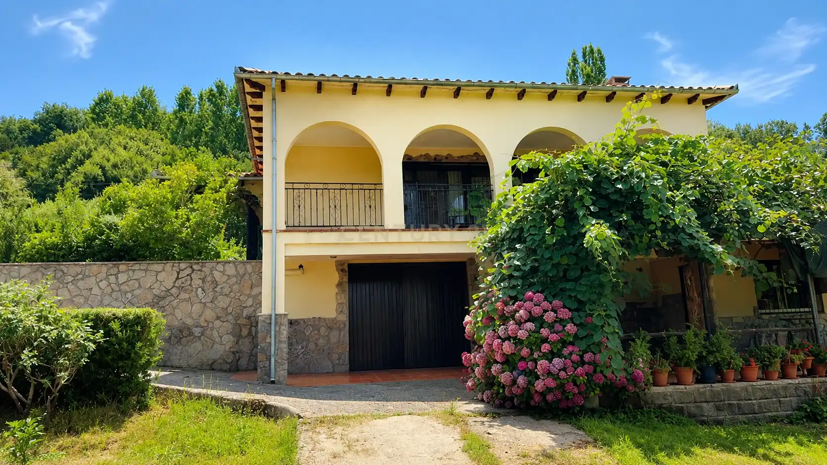 Vista exterior de Casa o xalet en venda en Hervás amb Jardí privat i Balcó
