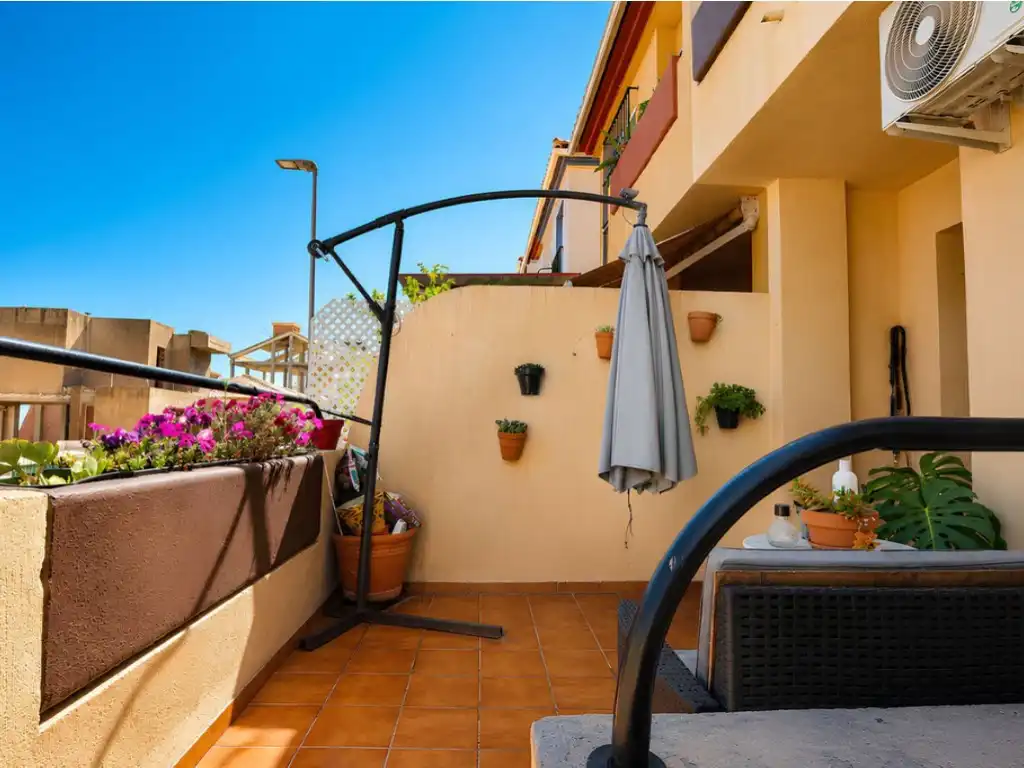 Terraza de Casa adosada en venta en Benalmádena con Aire acondicionado, Jardín privado y Amueblado