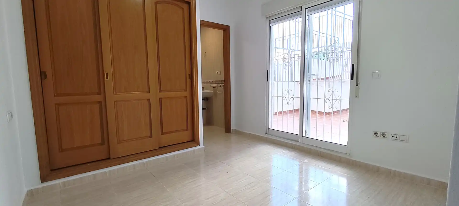 Bedroom of Ground floor for sale in Alicante / Alacant  with Terrace and Community pool