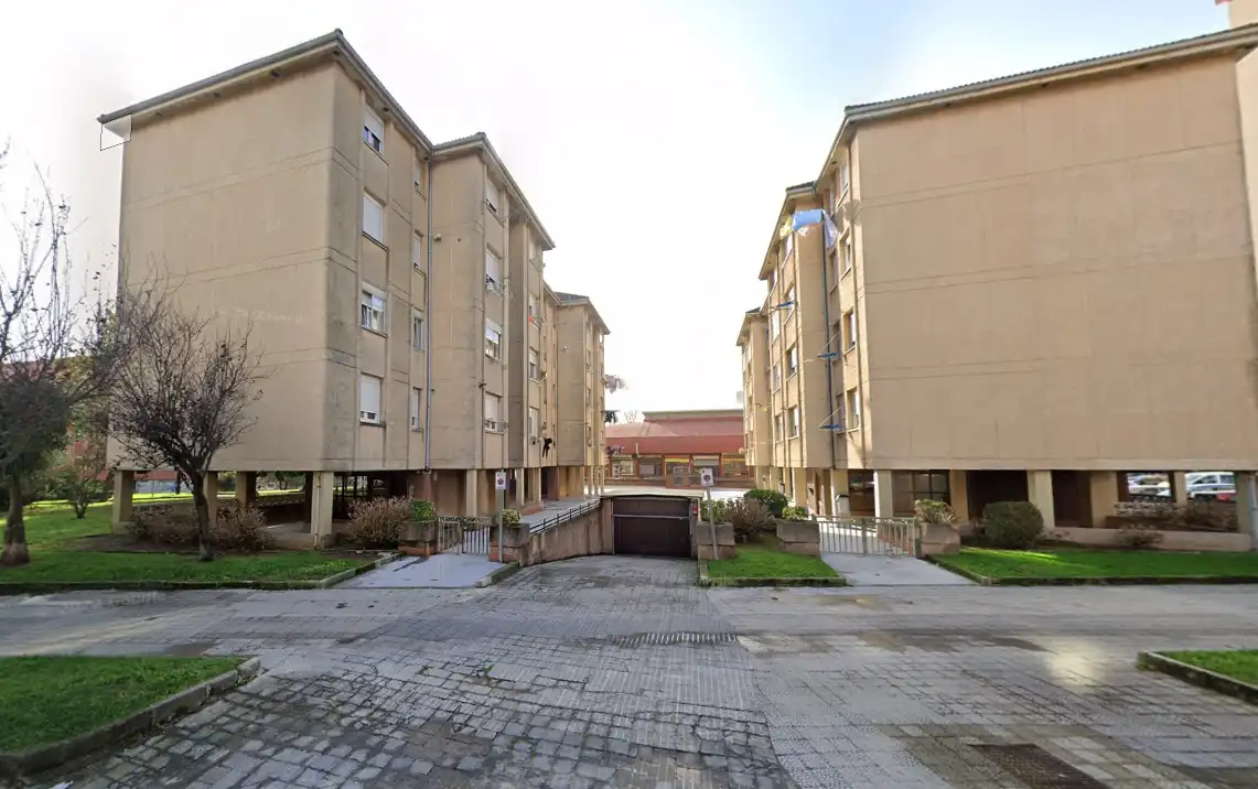 Flat for sale in Avenida Herrera Oria