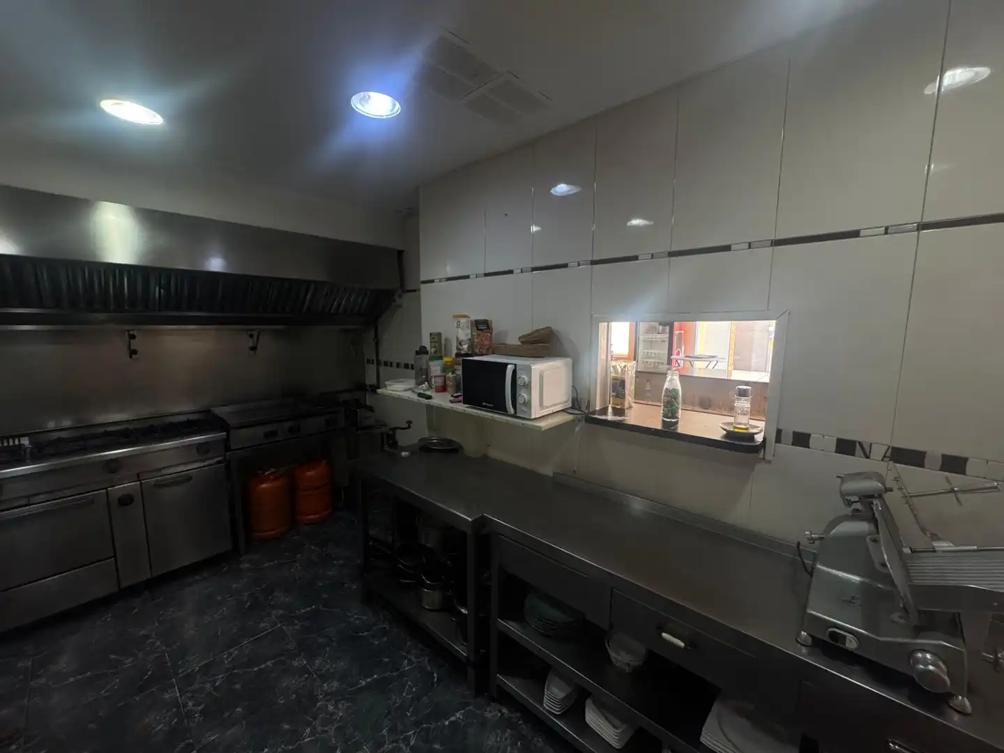 Cocina de Local de alquiler en Vilanova i la Geltrú con Aire acondicionado, Calefacción y Amueblado