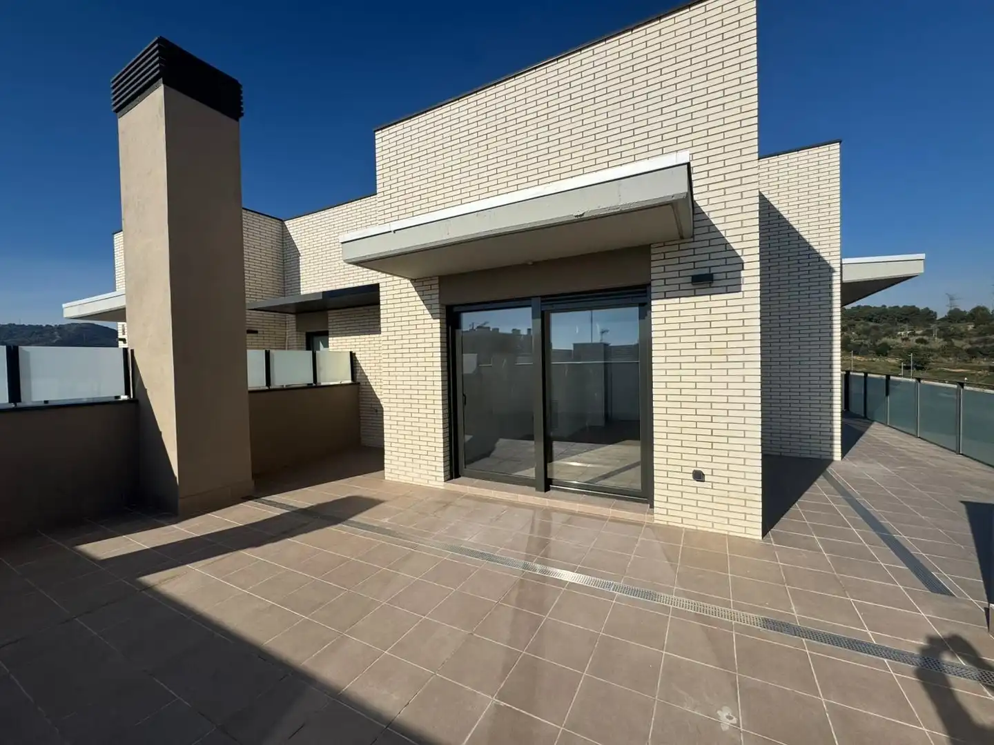 Vista exterior de Piso en venta en Viladecans con Aire acondicionado, Calefacción y Terraza