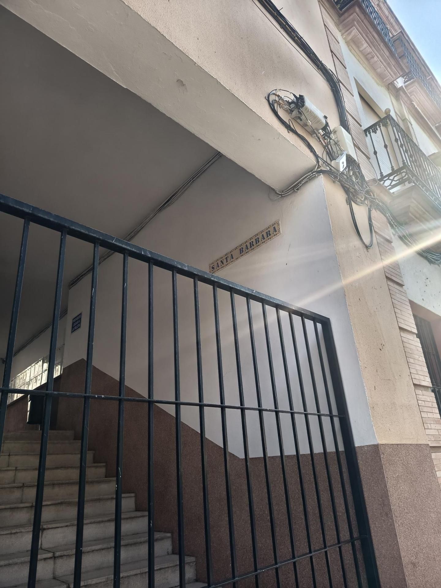 Vista exterior de Pis en venda en Sanlúcar la Mayor amb Aire condicionat i Terrassa