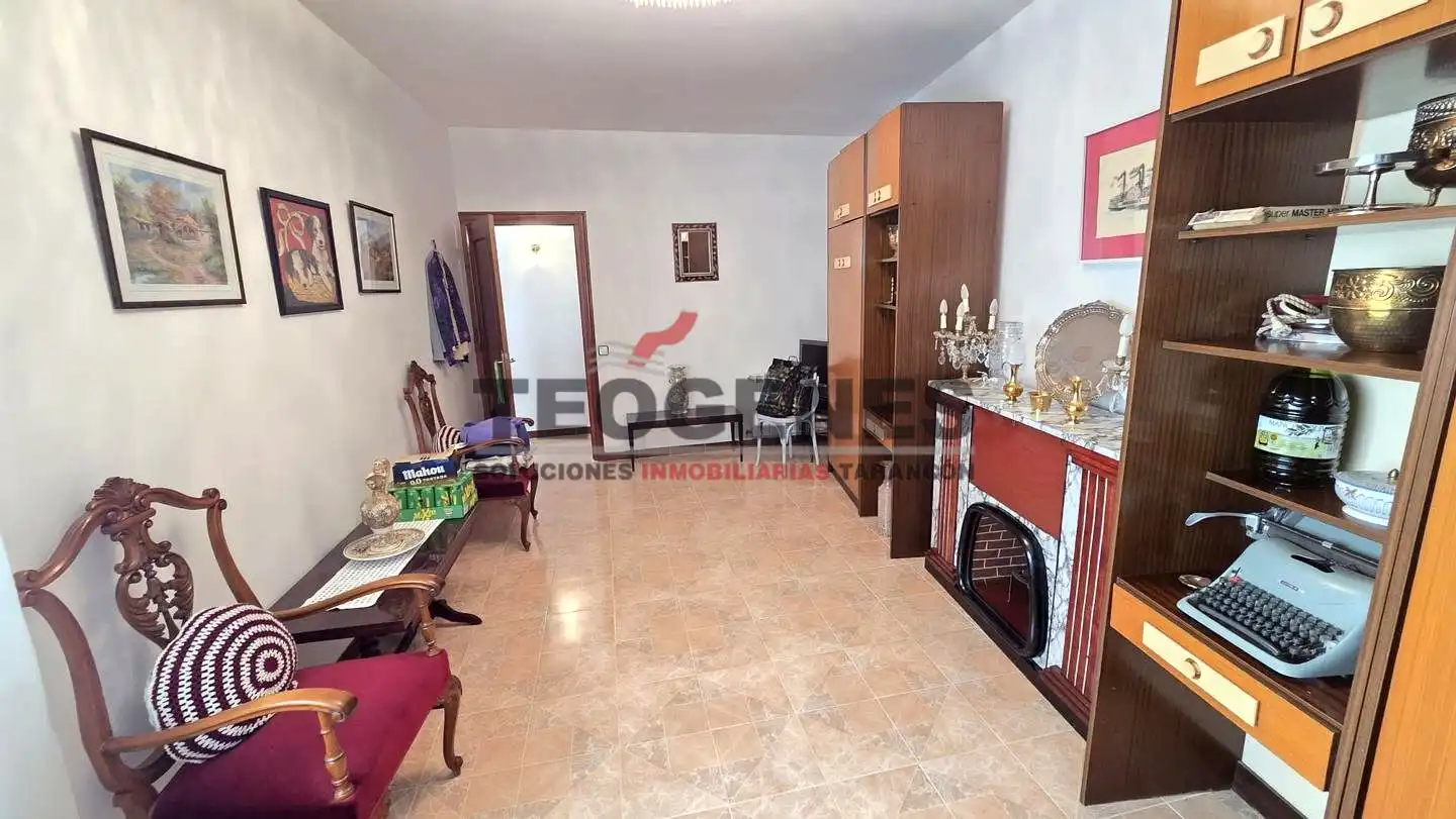 Sala de estar de Casa o chalet en venta en Almendros con Calefacción y Trastero