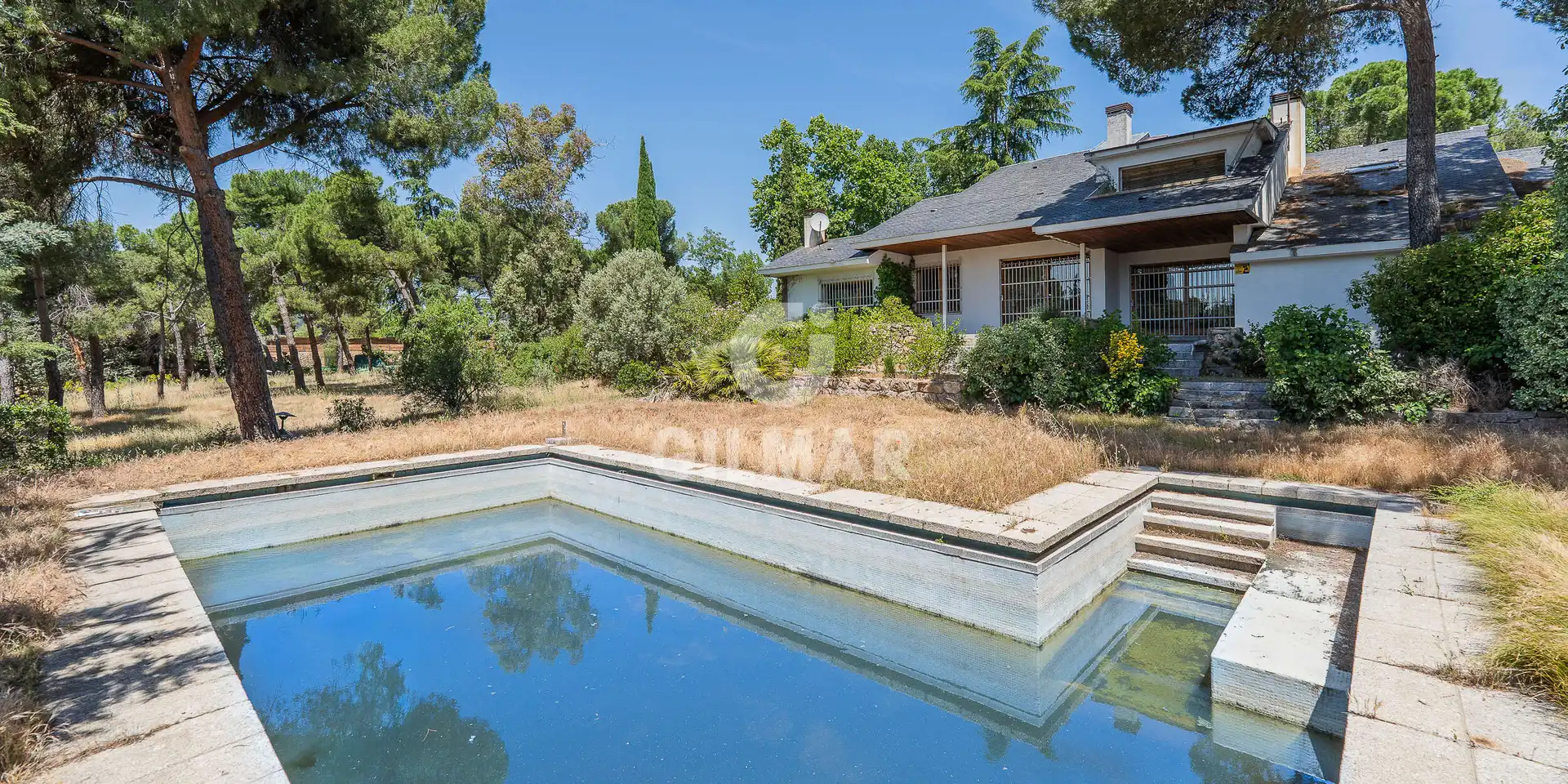 Vista exterior de Casa o chalet en venta en Pozuelo de Alarcón con Calefacción, Jardín privado y Piscina
