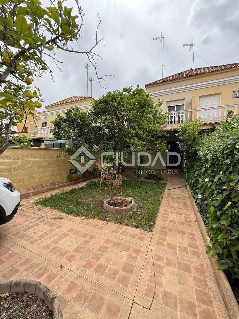 Jardí de Casa o xalet en venda en Chipiona amb Terrassa
