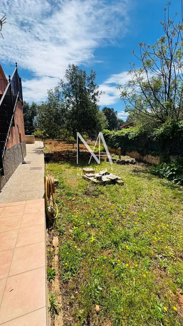 Finca rústica en venda a Cristo Rey - Parque Europa