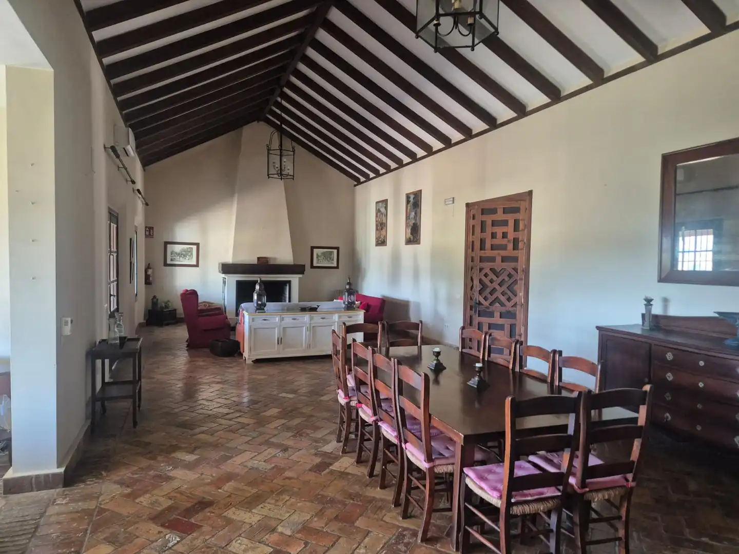 Menjador de Finca rústica en venda en Puerto Serrano amb Aire condicionat, Calefacció i Jardí privat