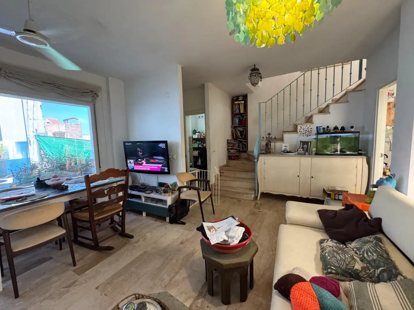 Sala d'estar de Casa adosada en venda en Málaga amb Aire condicionat i Balcó