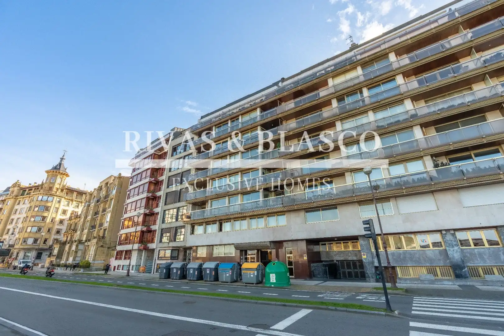 Exterior view of Apartments for sale in Donostia - San Sebastián   with Heating and Storage room