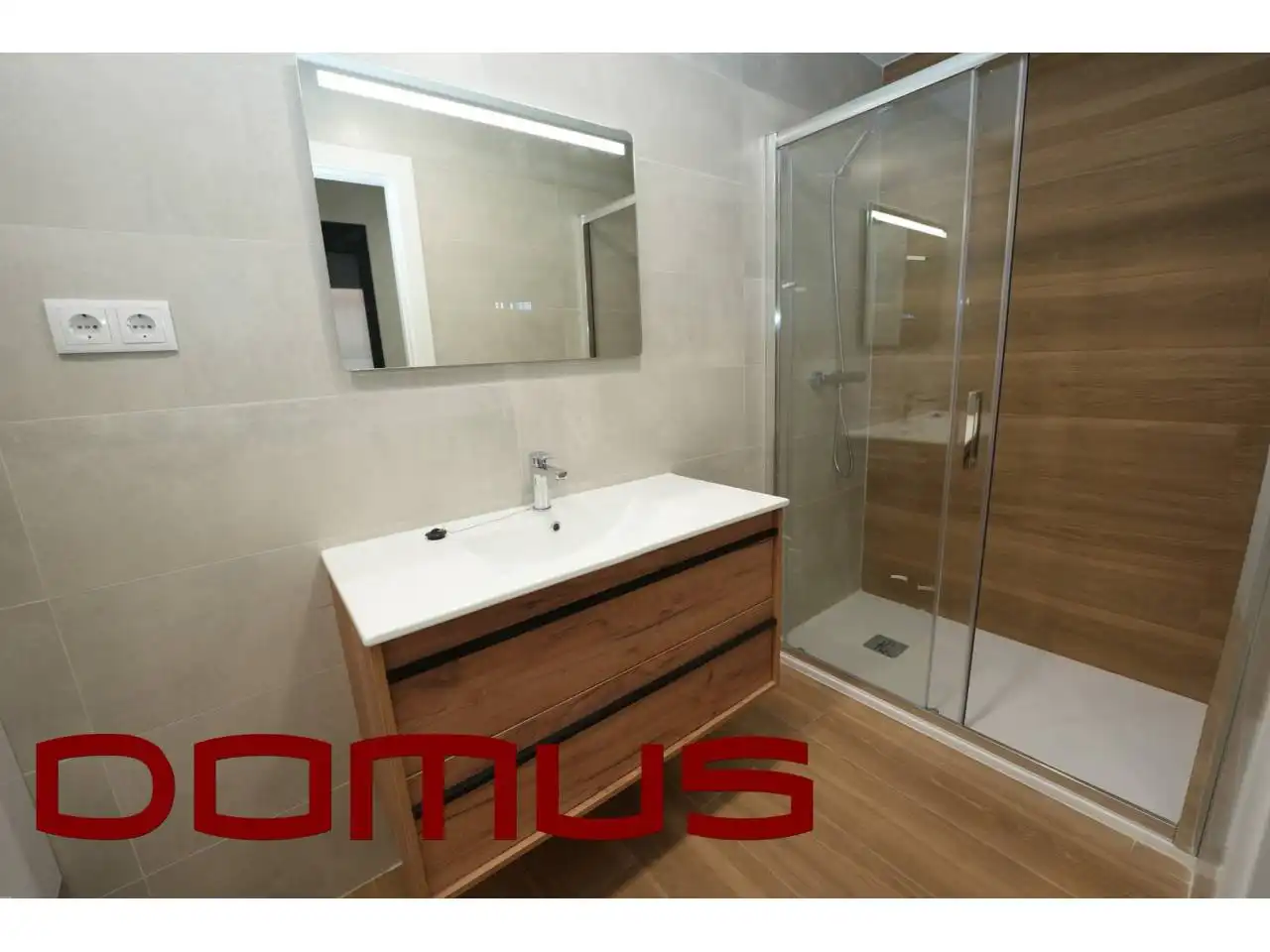 Baño de Casa o chalet de alquiler en Sant Boi de Llobregat con Aire acondicionado, Calefacción y Jardín privado