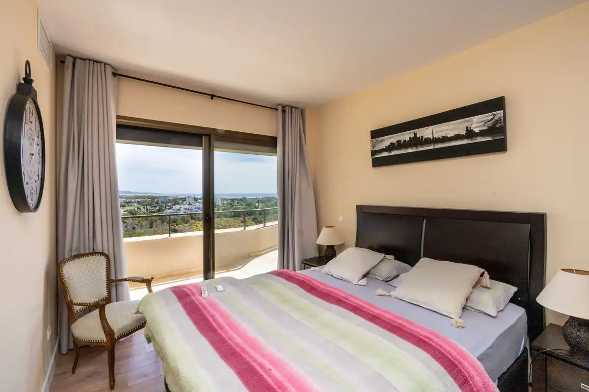 Schlafzimmer von Dachboden zum Verkauf in Marbella mit Klimaanlage, Möbliert und Internet