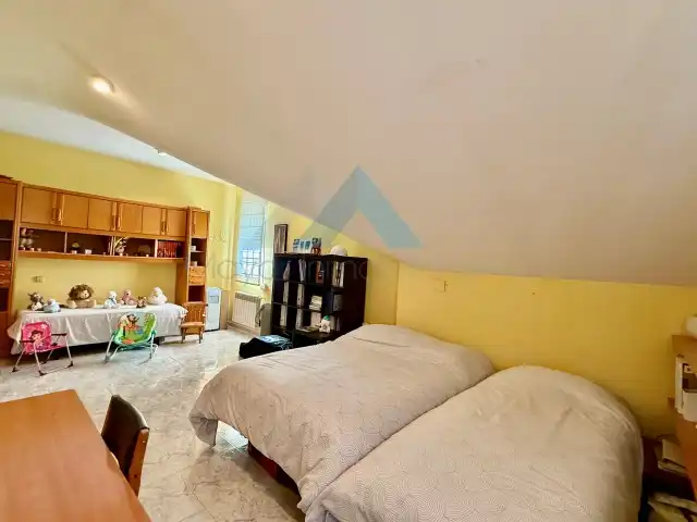 Schlafzimmer von Haus oder Chalet zum Verkauf in Villanueva de la Torre mit Klimaanlage, Heizung und Privatgarten