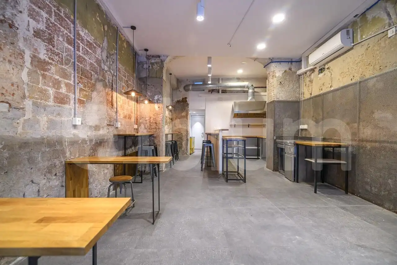 Local comercial en venda a Carrer JOSEP ANSELM CLAVE, imagen 4