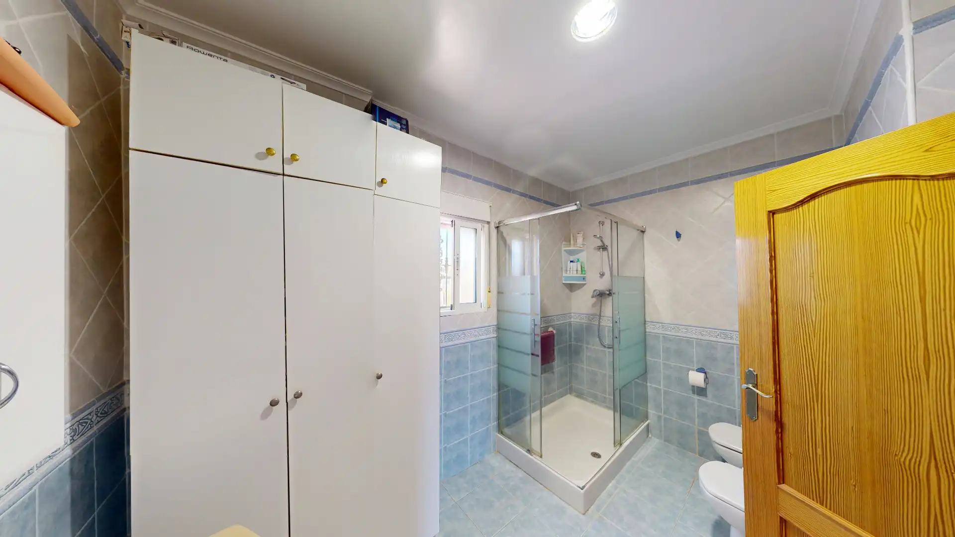 Bany de Casa o xalet en venda en Elche / Elx amb Aire condicionat, Jardí privat i Terrassa