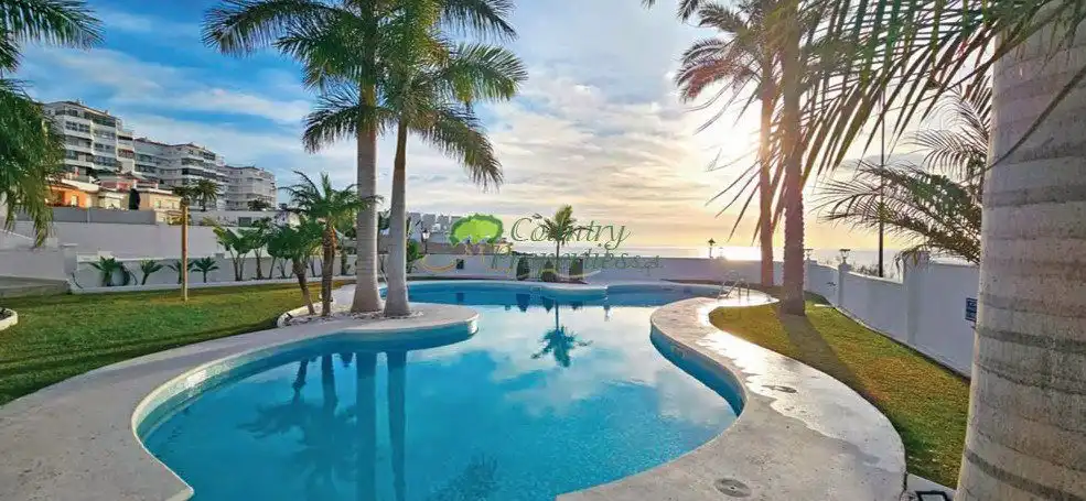 Vista exterior de Apartamento en venta en Torrox con Terraza, Balcón y Piscina comunitaria