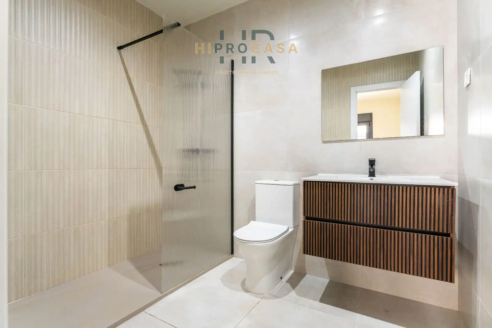 Baño de Piso de alquiler en Vila-seca con Aire acondicionado, Calefacción y Terraza