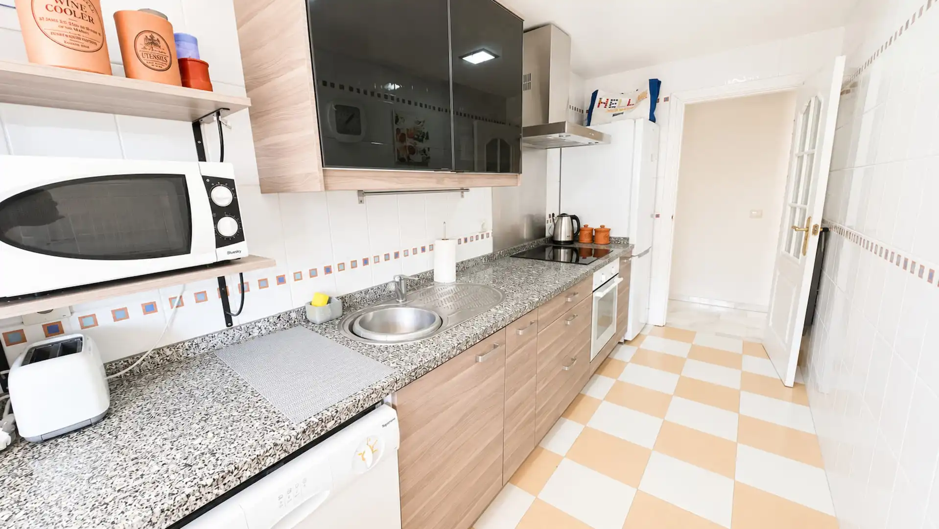 Cuina de Apartament en venda en Manilva amb Terrassa, Moblat i Balcó